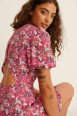 NA-KD Robe Mini Dos Nu à Manches Courtes 33 NA-KD Robe Mini Dos Nu à Manches Courtes -Lady Doux Soldes Magasin nakd short sleeve open back mini dress 1100 003574 3186 01g