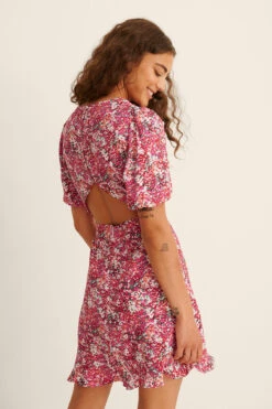 NA-KD Robe Mini Dos Nu à Manches Courtes 35 NA-KD Robe Mini Dos Nu à Manches Courtes -Lady Doux Soldes Magasin nakd short sleeve open back mini dress 1100 003574 3186 04k