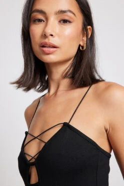 Robe Mini Portefeuille à Bretelles Spaghetti -Lady Doux Soldes Magasin nakd spaghetti strap crossed mini dress 1017 001979 0002 9830