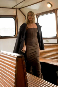 Robe Mi-longue Style Corset à Bretelles -Lady Doux Soldes Magasin nakd strap corset midi dress 1692 000105 0017 31848 editorial4