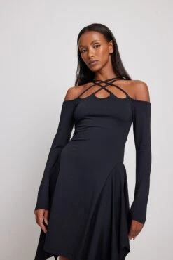 Robe Courte à Bretelles Avec Volants -Lady Doux Soldes Magasin nakd strap detail flounce mini dress 1018 009837 0002 16821 copy