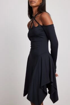 Robe Courte à Bretelles Avec Volants -Lady Doux Soldes Magasin nakd strap detail flounce mini dress 1018 009837 0002 16870 copy