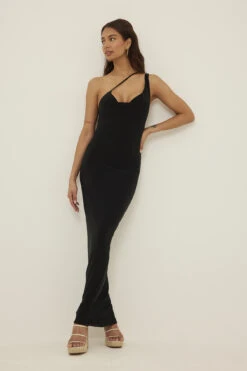 Robe Longue à Bretelles -Lady Doux Soldes Magasin nakd strap detail waterfall front maxi dress 1018 009768 0002 01c