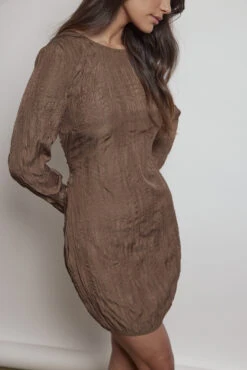 NA-KD Robe Mini Structurée à Bretelles Dans Le Dos 13 NA-KD Robe Mini Structurée à Bretelles Dans Le Dos -Lady Doux Soldes Magasin nakd straps back structured mini dress 1018 009201 0017 02 r