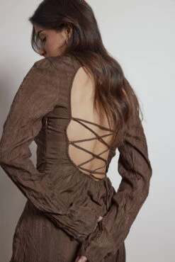 NA-KD Robe Mini Structurée à Bretelles Dans Le Dos 11 NA-KD Robe Mini Structurée à Bretelles Dans Le Dos -Lady Doux Soldes Magasin nakd straps back structured mini dress 1018 009201 0017 04 r