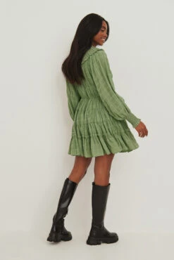 Robe Mini Structurée En Mousseline Recyclée 9 Robe Mini Structurée En Mousseline Recyclée -Lady Doux Soldes Magasin nakd structured chiffon mini dress 1014 001311 0084 02d r