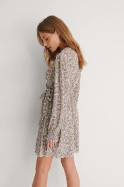 NA-KD Mini Robe Portefeuille à Structure -Lady Doux Soldes Magasin nakd structured overlap v neck dress 1100 003084 8201 02k