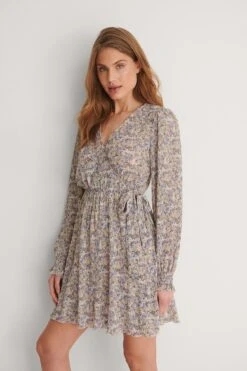 NA-KD Mini Robe Portefeuille à Structure -Lady Doux Soldes Magasin nakd structured overlap v neck dress 1100 003084 8201 03j