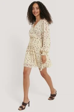 NA-KD Mini Robe Portefeuille à Structure -Lady Doux Soldes Magasin nakd structured overlap v neck dress 1100 003084 8317 03c