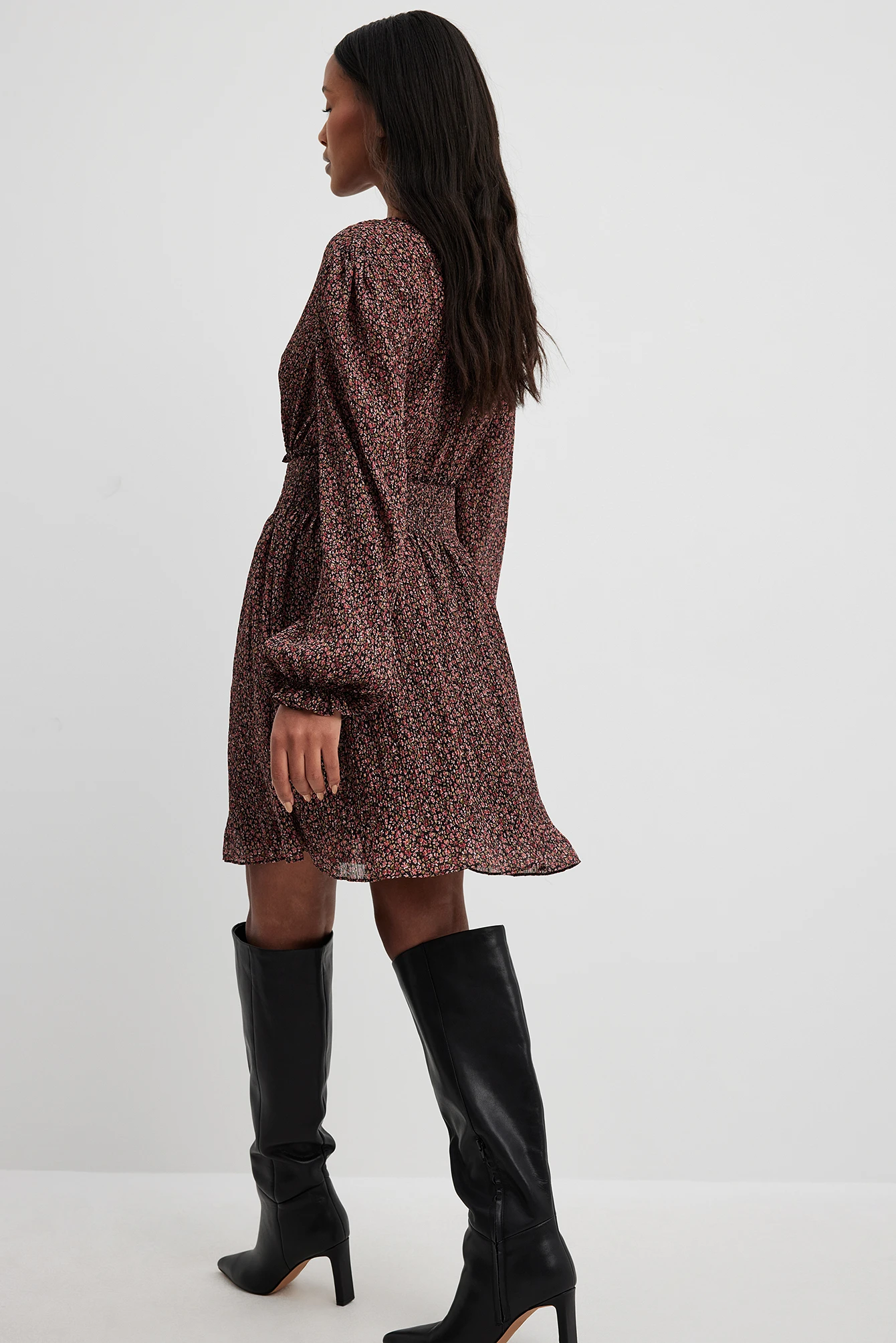 Robe Structurée à Taille Smockée 6 Robe Structurée à Taille Smockée – Image 6