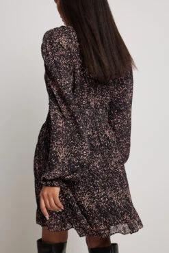 Robe Structurée à Taille Smockée 25 Robe Structurée à Taille Smockée -Lady Doux Soldes Magasin nakd structured smock waist dress 1014 001443 1045 0368