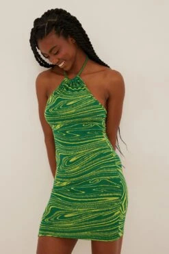 NA-KD Robe Courte Dos Nu à Imprimé Ondulé -Lady Doux Soldes Magasin nakd swirl halterneck mini dress 1100 006594 9562 5381