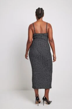 Robe Mi-longue à Bretelles Et Imprimé Ondoyant -Lady Doux Soldes Magasin nakd swirl midi strap dress 1018 010233 0041 13341