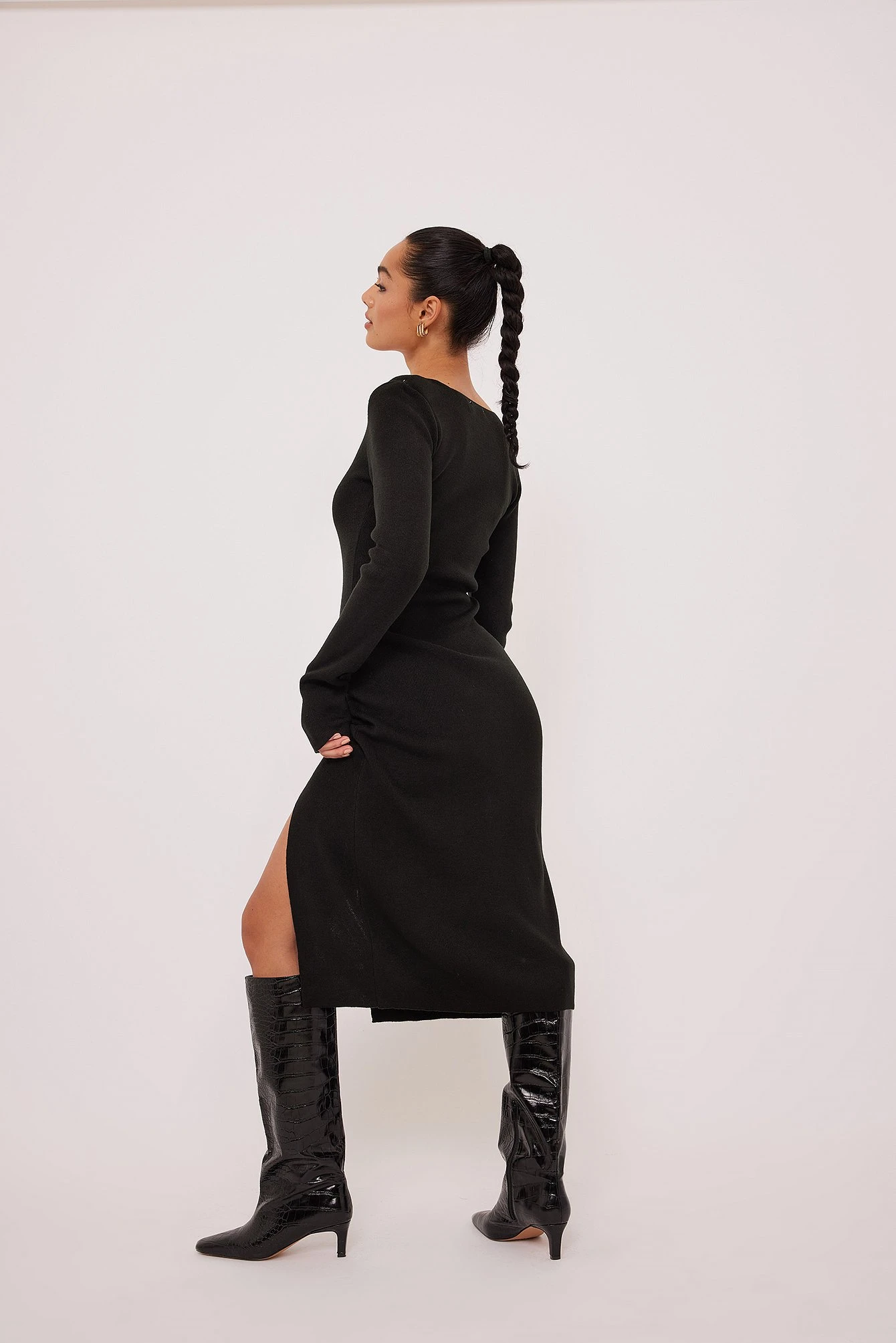 Robe Fendue Avec Décolleté En Cœur 2 Robe Fendue Avec Décolleté En Cœur – Image 2