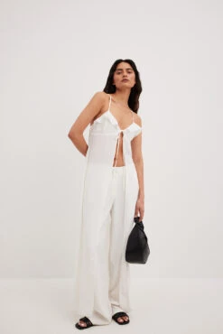 Robe Cape à Fines Bretelles 11 Robe Cape à Fines Bretelles -Lady Doux Soldes Magasin nakd thin strap cape dress 1804 000011 0001 11061 01c