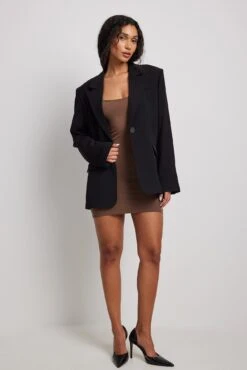 Robe Mini Ajustée à Fines Bretelles 29 Robe Mini Ajustée à Fines Bretelles -Lady Doux Soldes Magasin nakd thin strap fitted mini dress 1044 000215 0017 01c 1