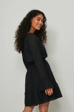 NA-KD Robe En Dobby Nouée Sur La Poitrine -Lady Doux Soldes Magasin nakd tie chest dobby dress 1100 005486 0002 01b