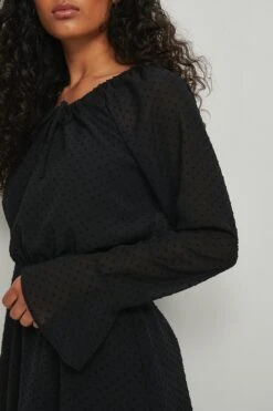 NA-KD Robe En Dobby Nouée Sur La Poitrine -Lady Doux Soldes Magasin nakd tie chest dobby dress 1100 005486 0002 04g