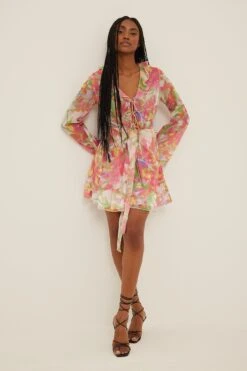 Robe Mini Nouée Sur Le Devant -Lady Doux Soldes Magasin nakd tie front babylock mini dress 1014 001363 9434 01c