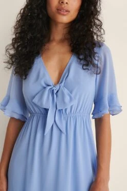 NA-KD Robe Mini Transparente Nouée Sur Le Devant 27 NA-KD Robe Mini Transparente Nouée Sur Le Devant -Lady Doux Soldes Magasin nakd tie front sheer mini dress 1100 004591 0617 05g