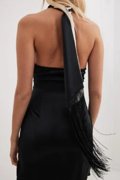 Robe Torsadée En Tissu Satiné -Lady Doux Soldes Magasin nakd twist detail satin dress 1796 000014 0002 30396