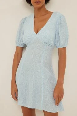 Robe Mini à Col En V -Lady Doux Soldes Magasin nakd v neck mini dress 1100 004966 4329 02