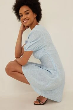 Robe Mini à Col En V -Lady Doux Soldes Magasin nakd v neck mini dress 1100 004966 4329 03