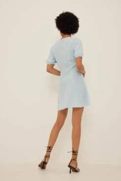 Robe Mini à Col En V -Lady Doux Soldes Magasin nakd v neck mini dress 1100 004966 4329 04