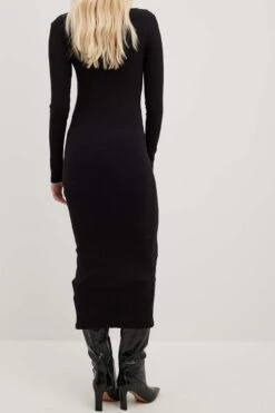 Robe Mi-longue Côtelée à Col En V -Lady Doux Soldes Magasin nakd v neck ribbed midi dress 1044 000280 0002 14992