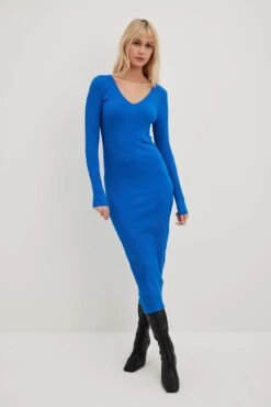 Robe Mi-longue Côtelée à Col En V -Lady Doux Soldes Magasin nakd v neck ribbed midi dress 1044 000280 0277 14746 1 2