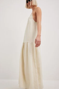 Robe Mi-longue Structurée à Col En V -Lady Doux Soldes Magasin nakd v neck structured midi dress 1014 001566 0021 0109