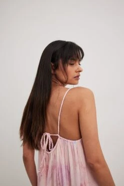 Robe Fluide -Lady Doux Soldes Magasin nakd v neck flowy dress 1686 000149 9870 12385