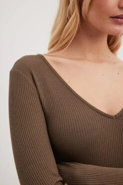 Robe Mi-longue Côtelée à Col En V -Lady Doux Soldes Magasin nakd v neck ribbed midi dress 1044 000280 0017 0633 1