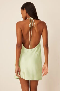 Robe Courte En Satin à Décolleté En Cascade 26 Robe Courte En Satin à Décolleté En Cascade -Lady Doux Soldes Magasin nakd waterfall detail mini satin dress 1727 000085 0324 13420