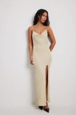 Robe Longue Pailletée à Décolleté Cascade -Lady Doux Soldes Magasin nakd waterfall maxi glitter dress 1017 002177 0005 3531
