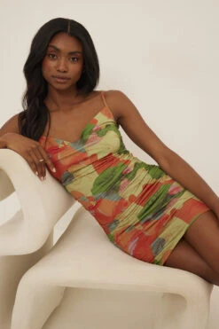 Robe Courte Froncée Avec Décolleté En Cascade 7 Robe Courte Froncée Avec Décolleté En Cascade -Lady Doux Soldes Magasin nakd waterfall rouched mini dress 1017 001798 0259 04