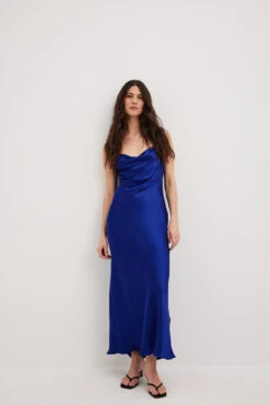 Robe Longue à Décolleté Cascade Et Lanières Au Dos -Lady Doux Soldes Magasin nakd waterfall strap back maxi dress 1014 001534 0003 16984 copy
