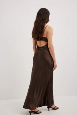 Robe Longue à Décolleté Cascade Et Lanières Au Dos -Lady Doux Soldes Magasin nakd waterfall strap back maxi dress 1014 001534 0017 17191