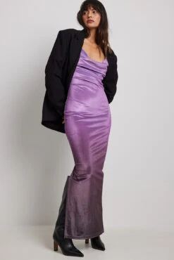 Robe Longue En Velours à Décolleté Cascade