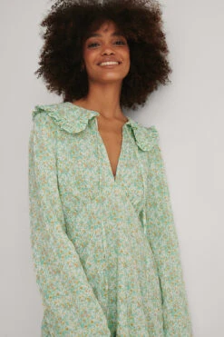 Robe Mini à Col Large 8 Robe Mini à Col Large -Lady Doux Soldes Magasin nakd wide collar mini dress 1014 001228 2495 04a