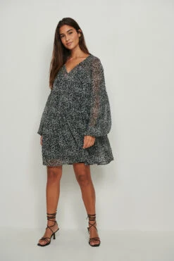 NA-KD Recyclée Robe Mini Diaphane -Lady Doux Soldes Magasin nakd wide mini sheer dress 1686 000040 0192 03c r