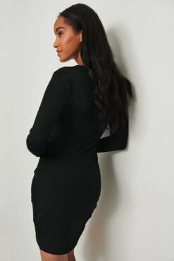 NA-KD Robe Mini à Détail Cache-cœur -Lady Doux Soldes Magasin nakd wrap detail mini dress 1100 005539 0002 02b