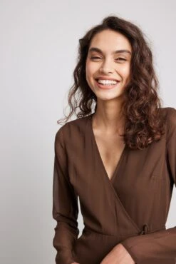 Robe Mi-longue Cache-coeur -Lady Doux Soldes Magasin nakd wrap long sleeve midi dress 1014 001469 0017 5253