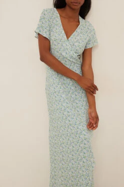 NA-KD Maxi Robe Portefeuille -Lady Doux Soldes Magasin nakd wrap maxi dress 1100 006143 2196 2252