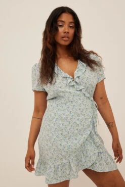 NA-KD Robe Mini Portefeuille -Lady Doux Soldes Magasin nakd wrap mini dress 1100 006142 2196 02