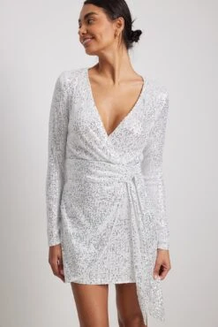 Mini Robe à Paillettes 14 Mini Robe à Paillettes -Lady Doux Soldes Magasin nakd wrap sequin mini dress 1017 001872 0014 0688