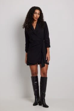 NA-KD Robe Chemise Coupe Portefeuille 10 NA-KD Robe Chemise Coupe Portefeuille -Lady Doux Soldes Magasin nakd wrap shirt dress 1100 006878 0002 0834