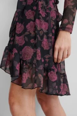 NA-KD Robe Cache-Cœur À Nouer En Maille 19 NA-KD Robe Cache-Cœur À Nouer En Maille -Lady Doux Soldes Magasin nakd wrap tie mesh dress 1100 003978 0793 05g