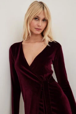 Robe Portefeuille Courte En Velours -Lady Doux Soldes Magasin nakd wrap velvet mini dress 1017 002186 0212 14862 1