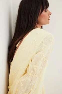 Robe à Détails Sur Les Manches -Lady Doux Soldes Magasin nakdsleeve detail deep back dress 1100 003800 0404 5396 1